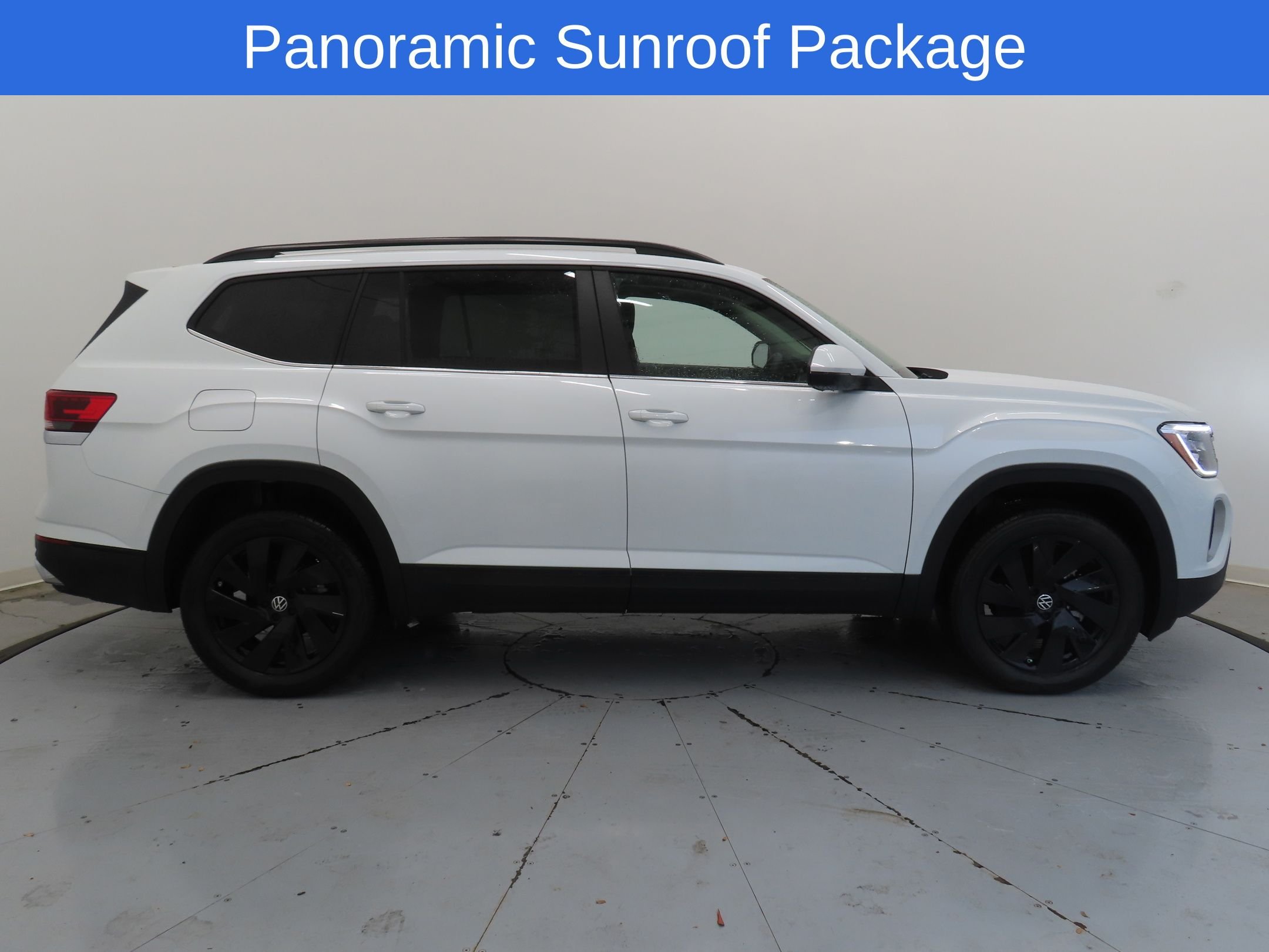 Used 2026 White Volkswagen 2.0T SE w/Technology image 2