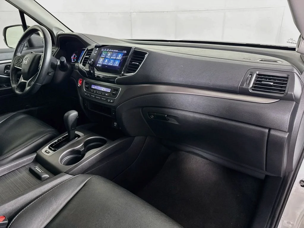 Used 2020 White Honda EX-L image 39