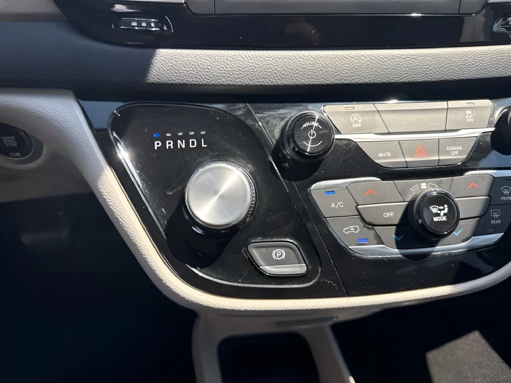Used 2023 Silver Chrysler LX image 51