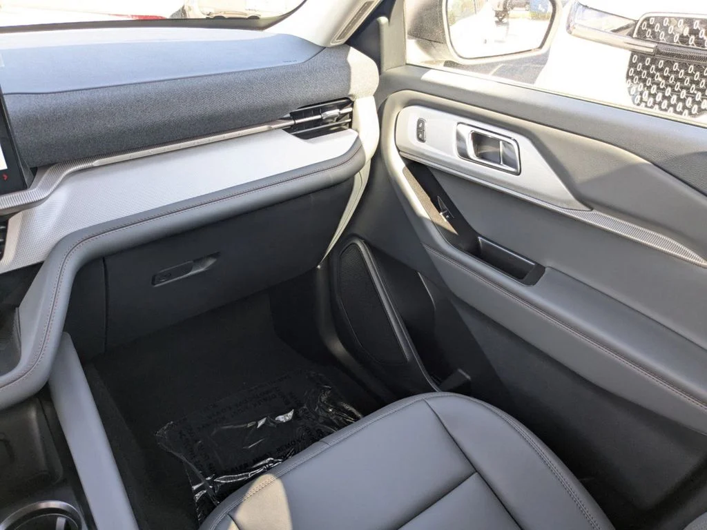New 2026 Space White Metallic Ford Active image 18