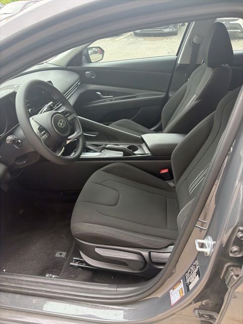 Used 2023 Gray Hyundai SEL image 5