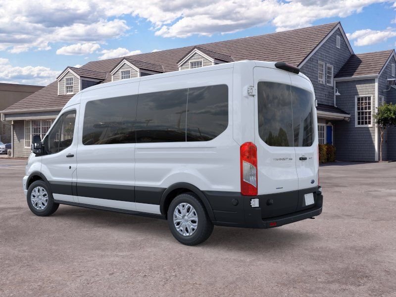 New 2025 Oxford White Ford XLT image 4