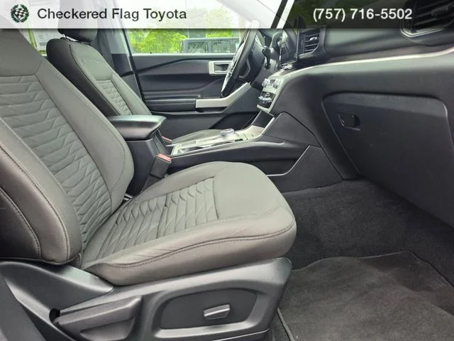 Used 2021 Rapid Red Metallic Tinted Clearcoat Ford XLT image 42