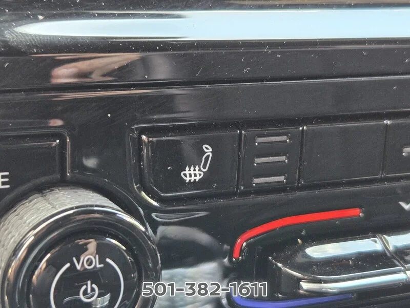 Used 2024 Diamond Black JEEP ALTITUDE 4X2 image 22