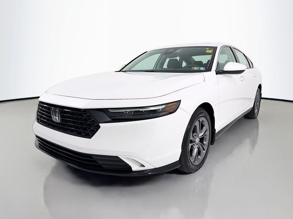 Used 2023 Platinum White Pearl Honda EX CVT w/o BSI image 3