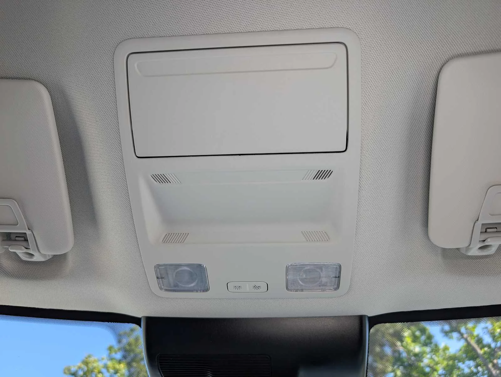New 2026 Space White Metallic Ford XLT image 25