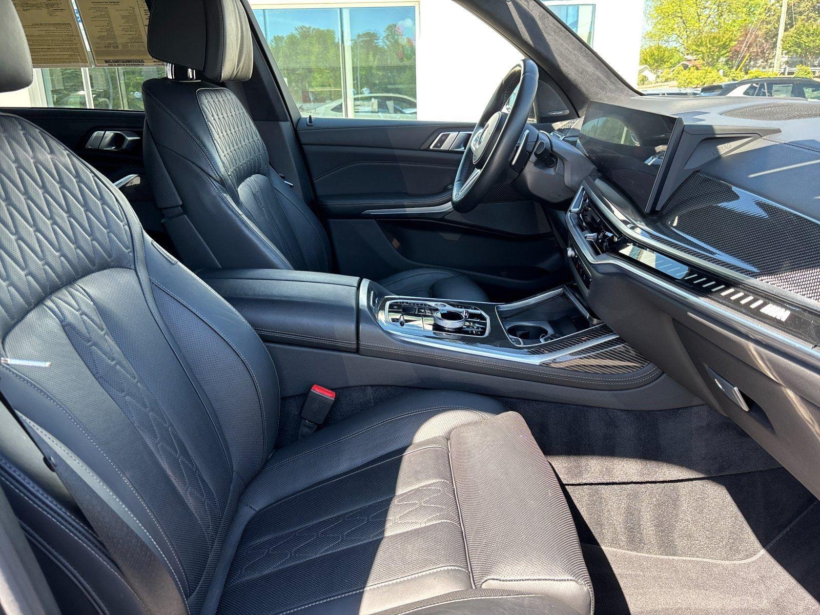 Used 2024 Manhattan Green Metallic BMW M60i image 40