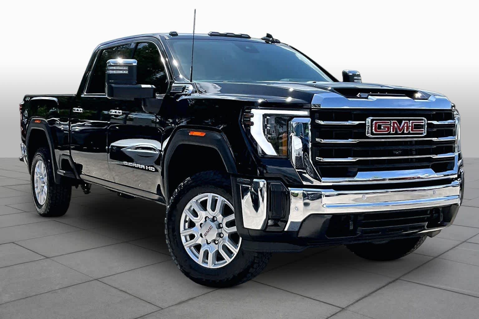 Used 2024 Onyx Black GMC SLT image 3