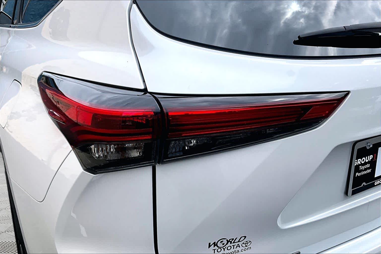 Used 2023 Wind Chill Pearl Toyota XLE image 29