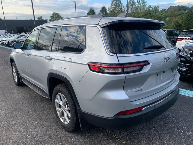 Used 2023 Silver Jeep Limited image 2