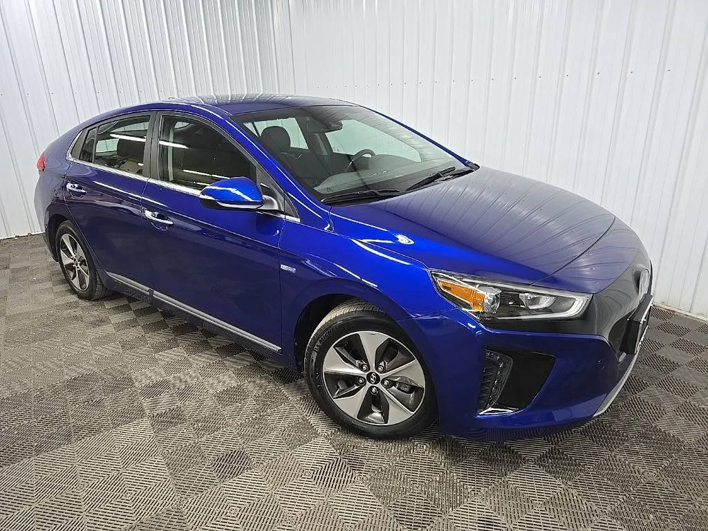 Used 2019 Intense Blue Hyundai Limited image 7