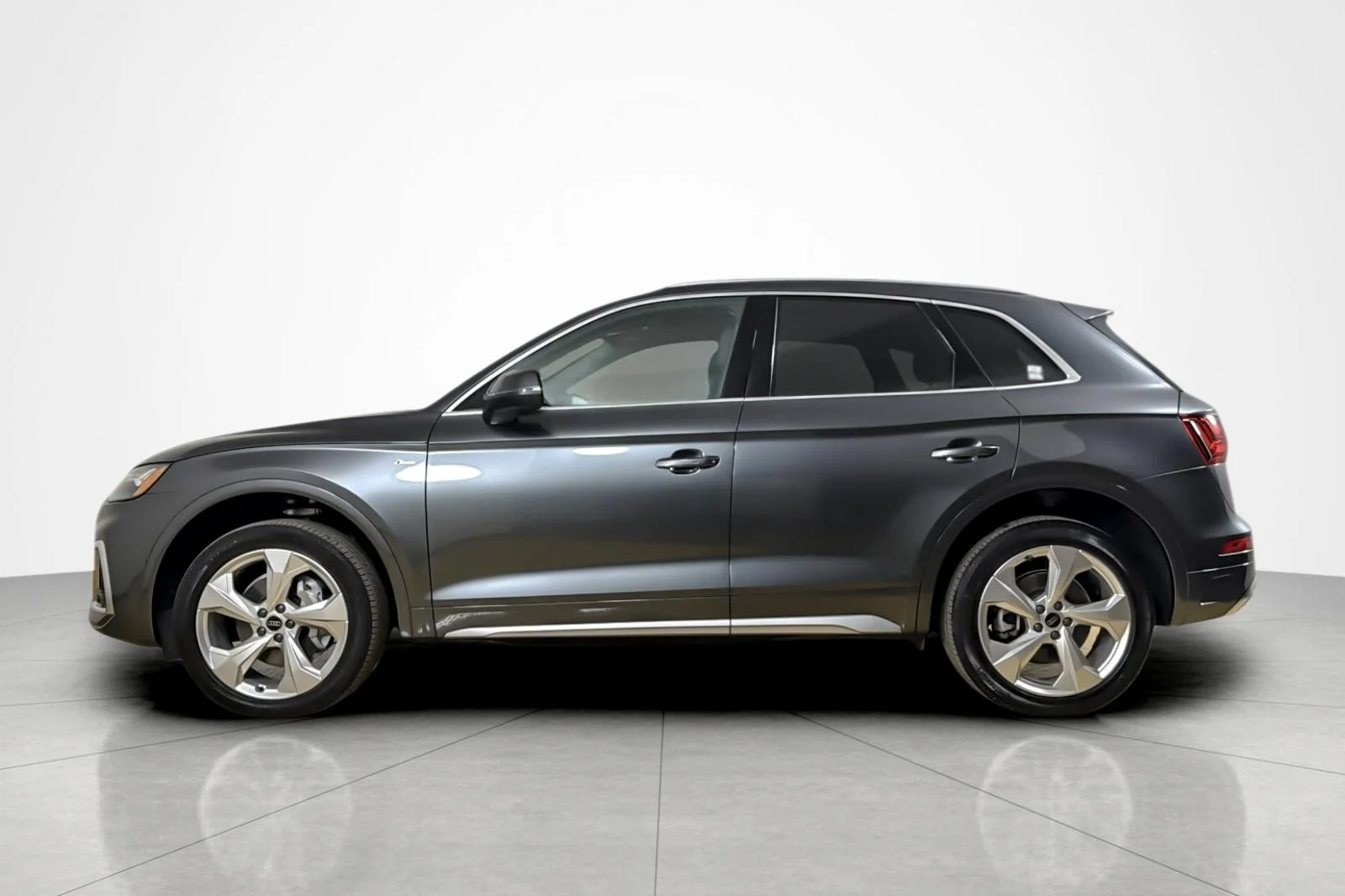 Used 2023 Daytona Gray Pearl Effect Audi S line Premium Plus 45 TFSI quattro image 2