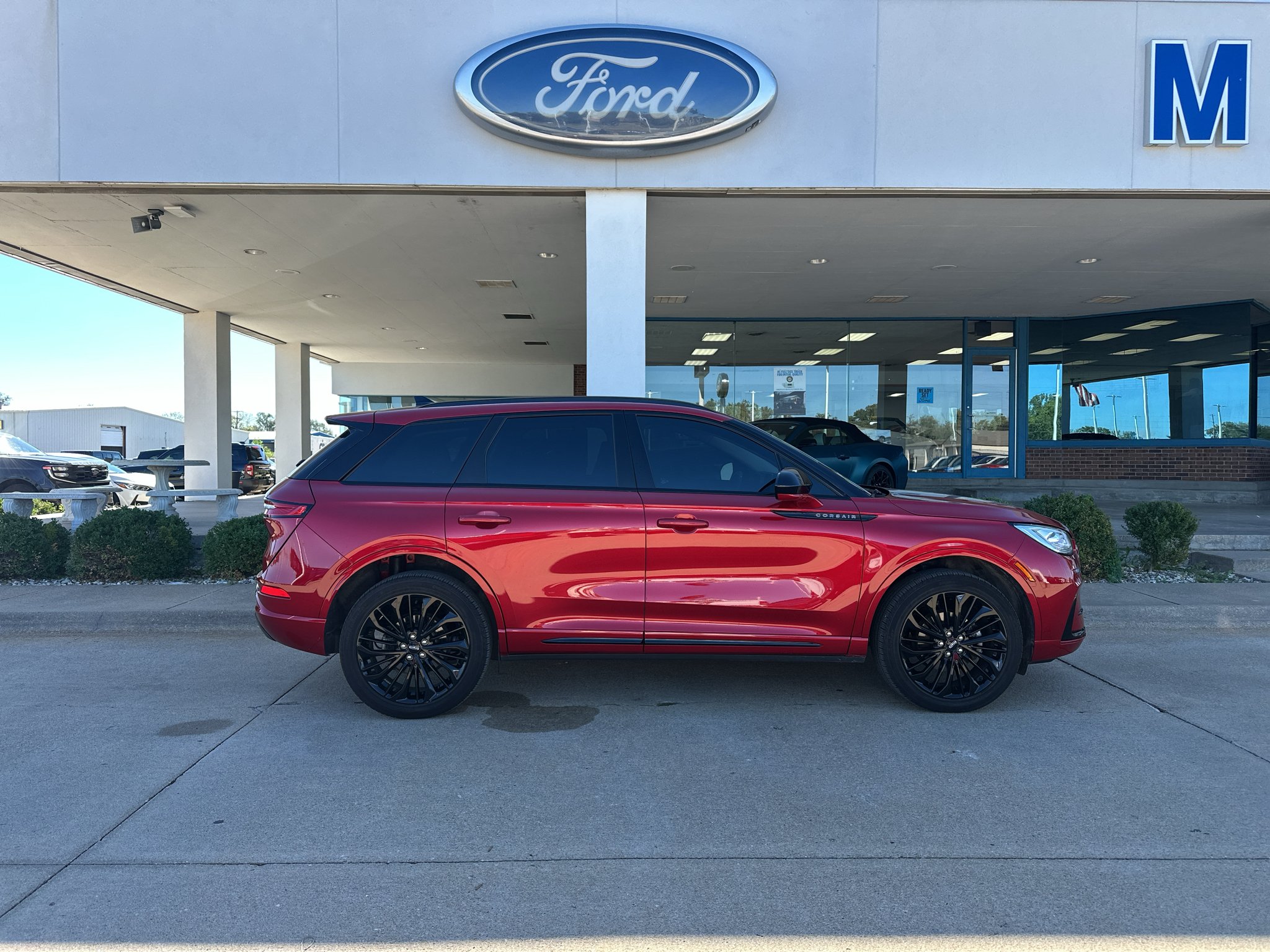 Used 2024 Vermillion Red Lincoln Reserve image 9