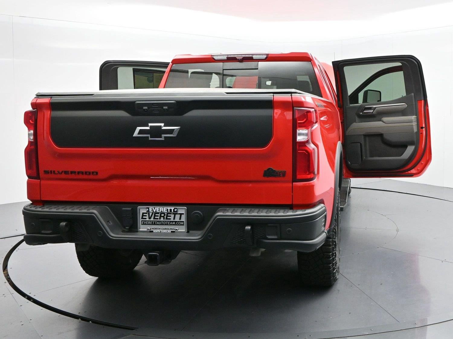 Used 2024 Red Hot Chevrolet ZR2 image 46