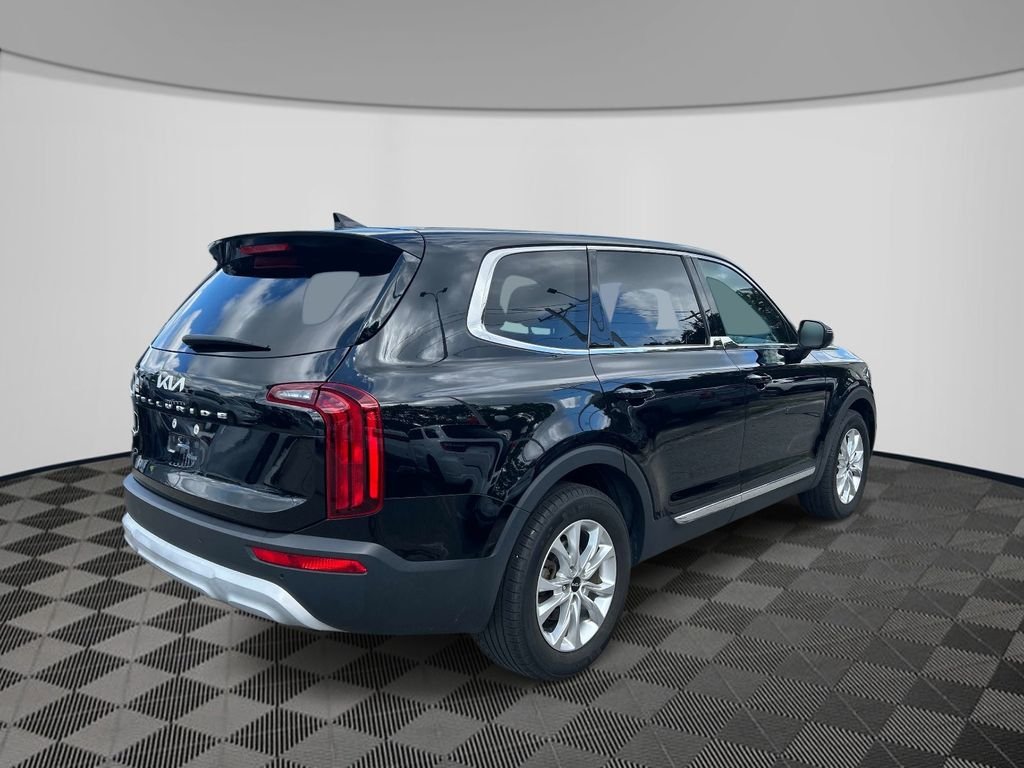 Used 2022 Black Kia LX image 5