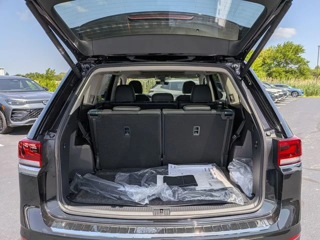 New 2026 Black Volkswagen 2.0T SEL image 17