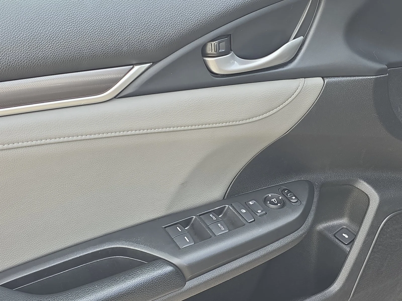 Used 2020 Gray Honda EX-L image 17