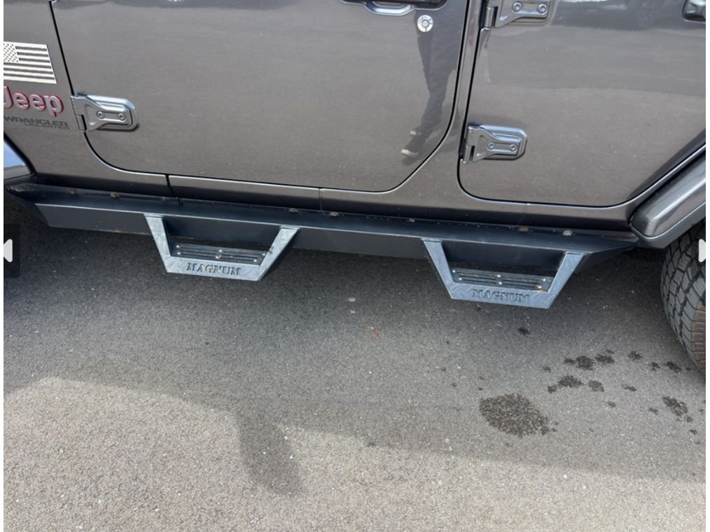 Used 2021 Granite Crystal Metallic Clearcoat Jeep Unlimited Rubicon image 3