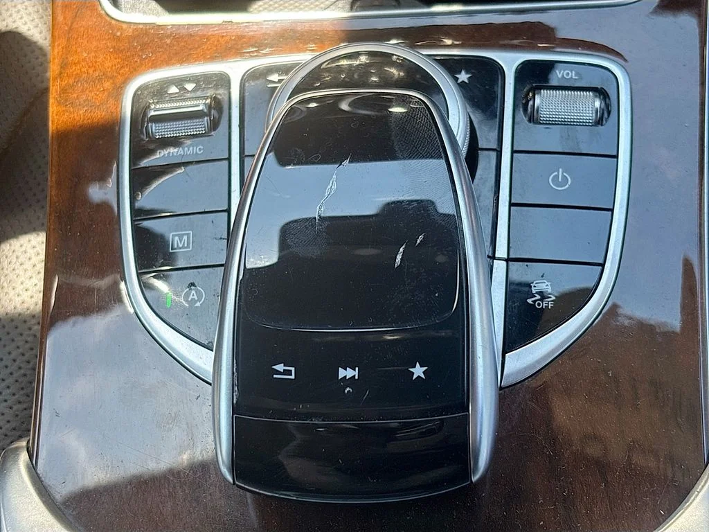 Used 2018 White Mercedes-Benz GLC 300 image 27