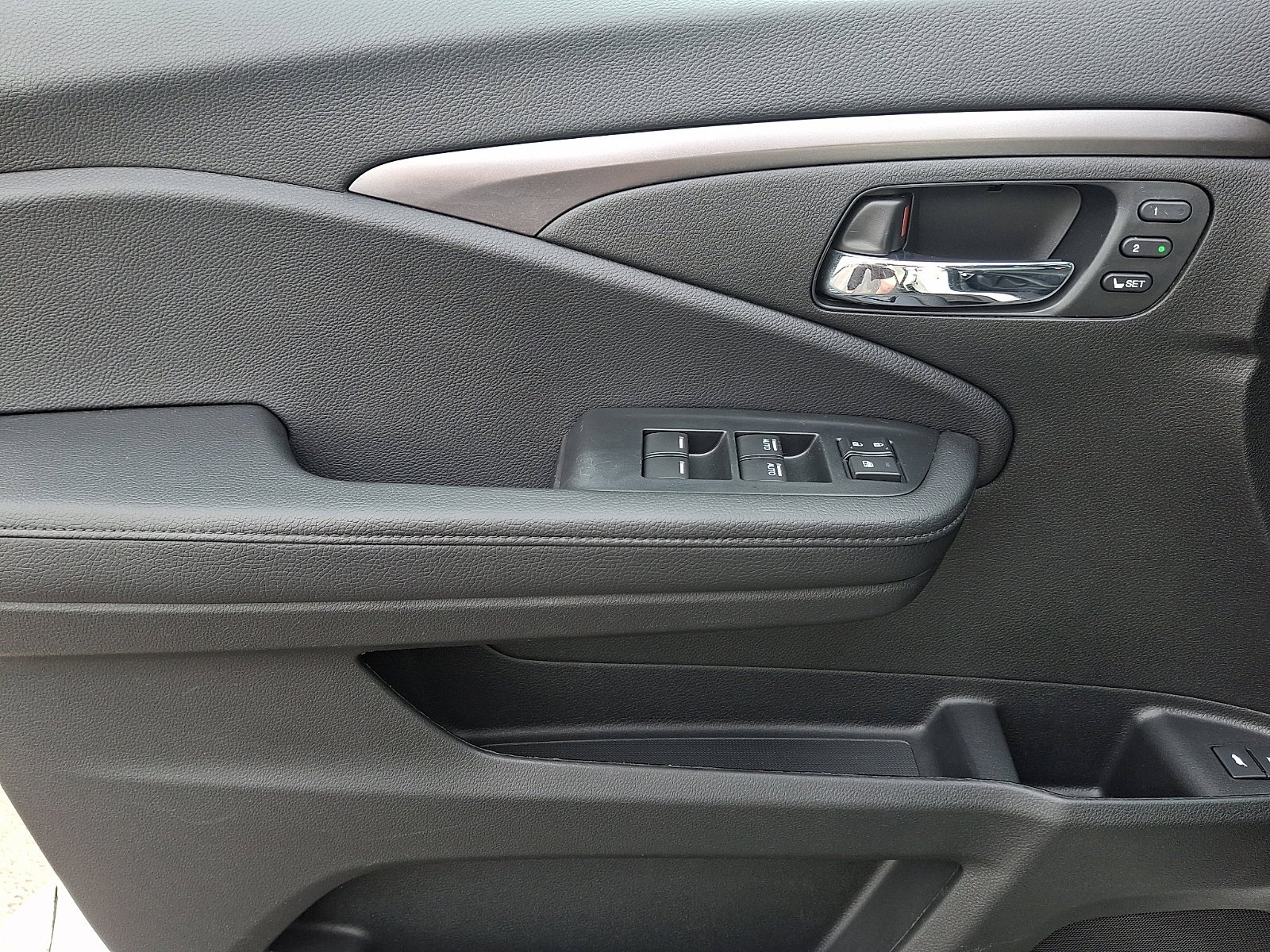 2022 Honda Pilot SE - Photo 11