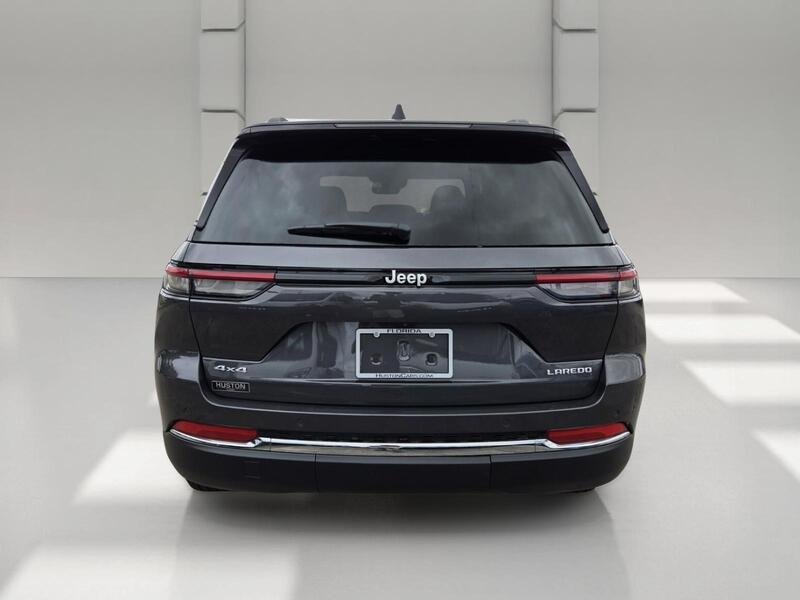 Used 2026 Baltic Gray Metallic Clearcoat JEEP LAREDO 4X4 image 4