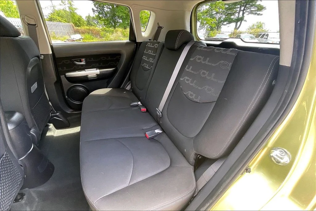 Used 2012 Green Kia Plus image 24