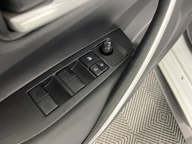 Certified Used 2022 Pearl Toyota SE image 25