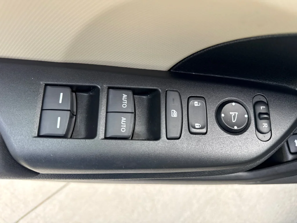Certified Used 2018 Crystal Black Pearl Honda LX image 15