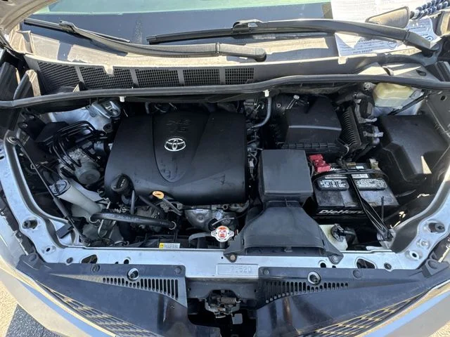 Used 2017 Silver Toyota SE Premium image 31