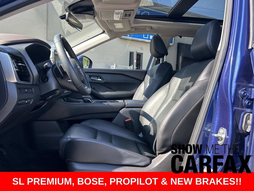 Used 2023 Blue Nissan SL image 16