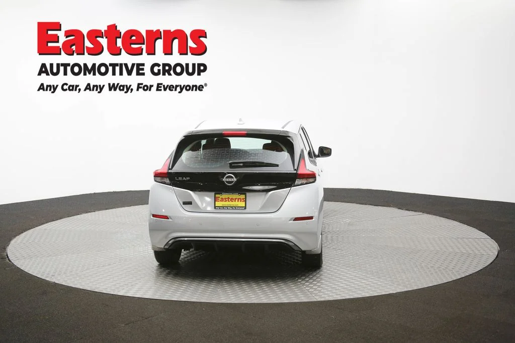 Used 2023 Silver Nissan S image 33