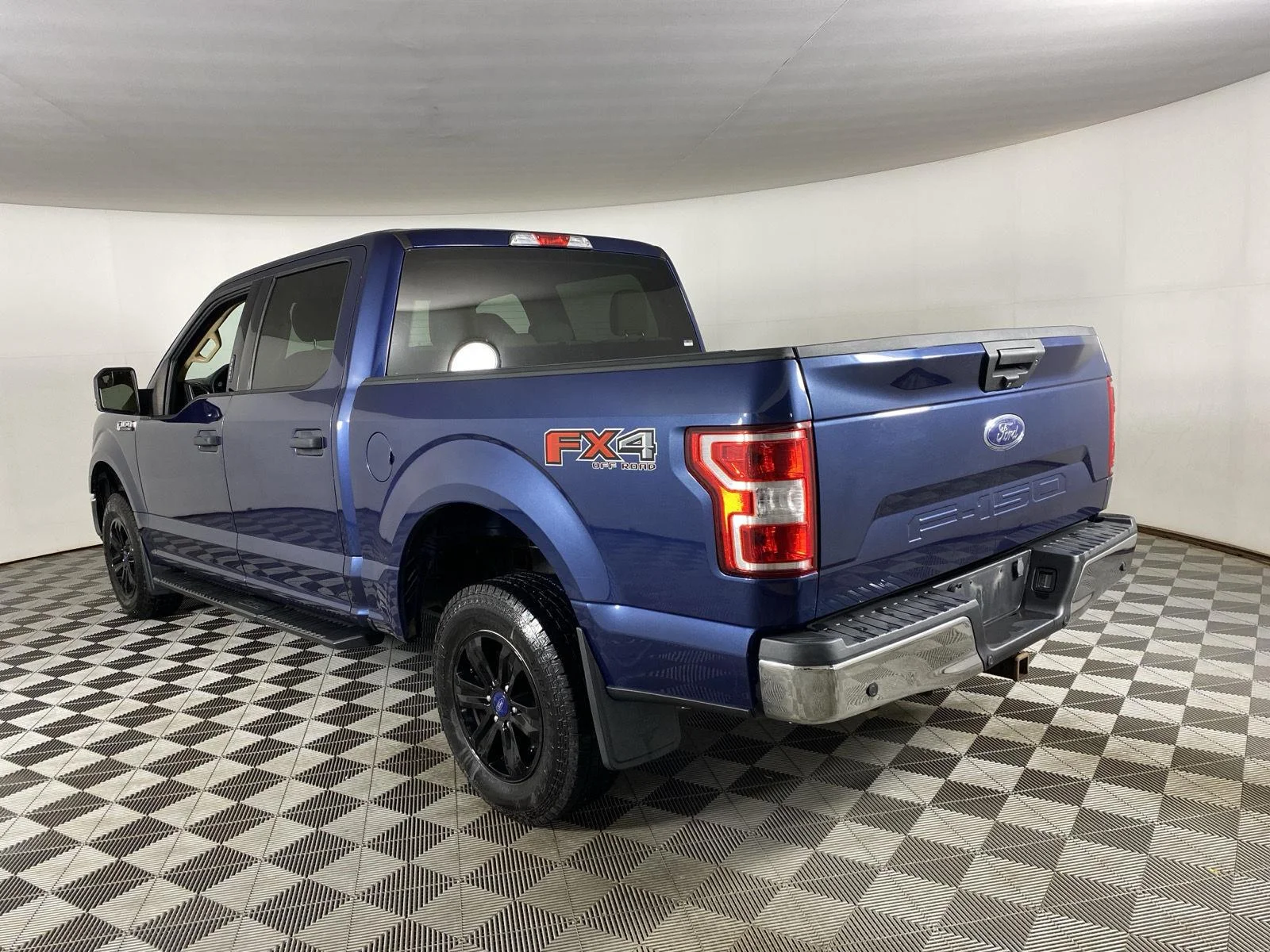 Used 2018 Blue Jeans Ford XLT image 14