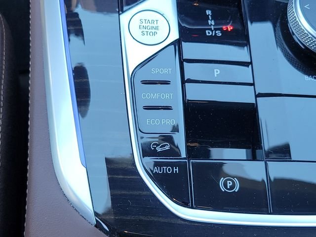 Certified Used 2024 White BMW xDrive40i image 27