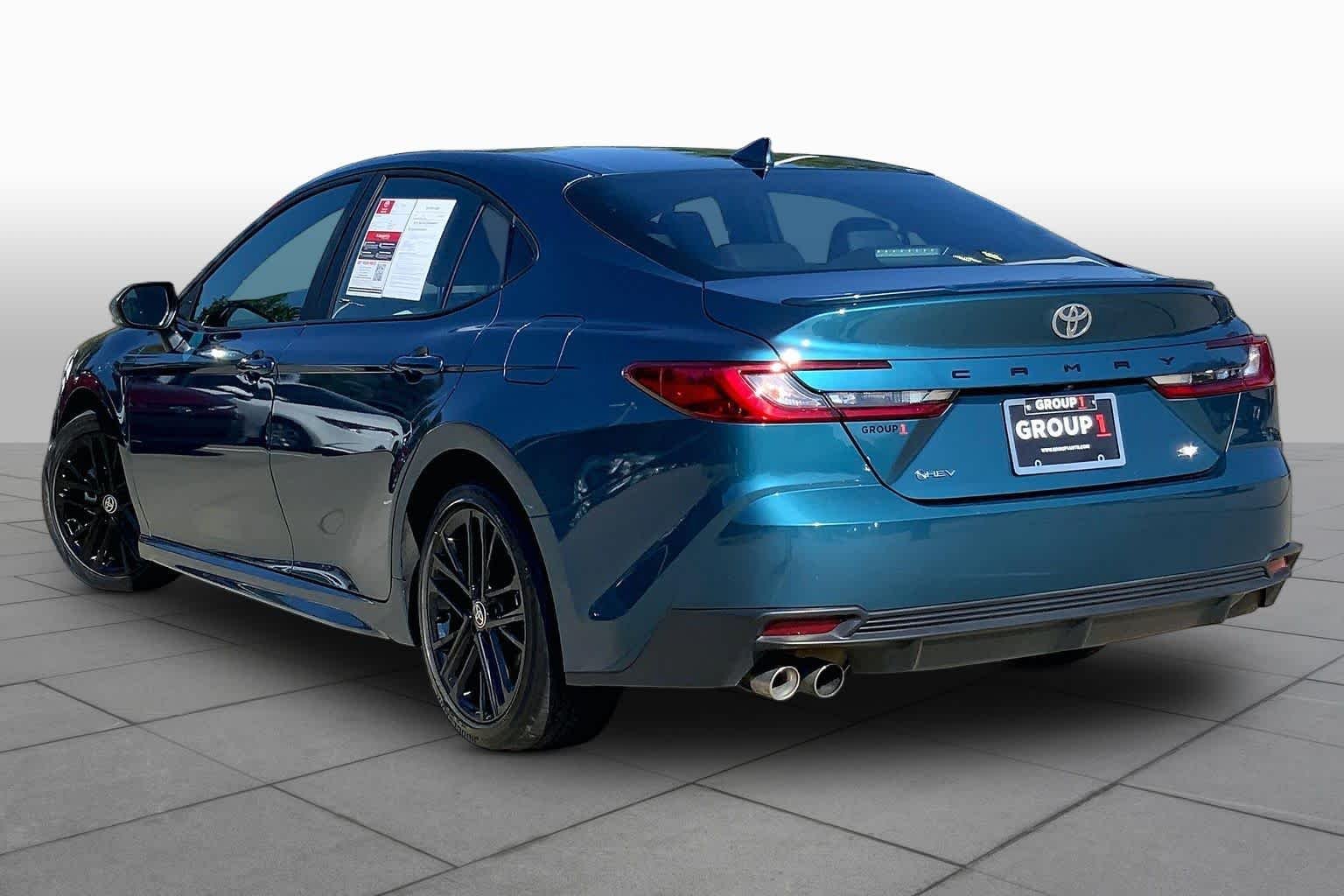 Used 2025 Ocean Gem Toyota SE image 12