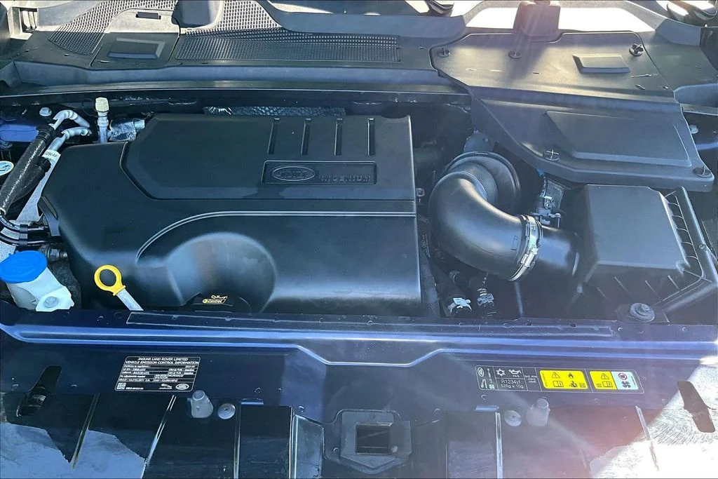 Used 2019 Loire Blue Metallic Land Rover HSE image 9