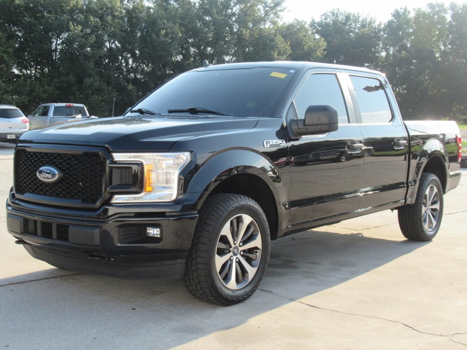 Used 2020 Black Ford XL image 3