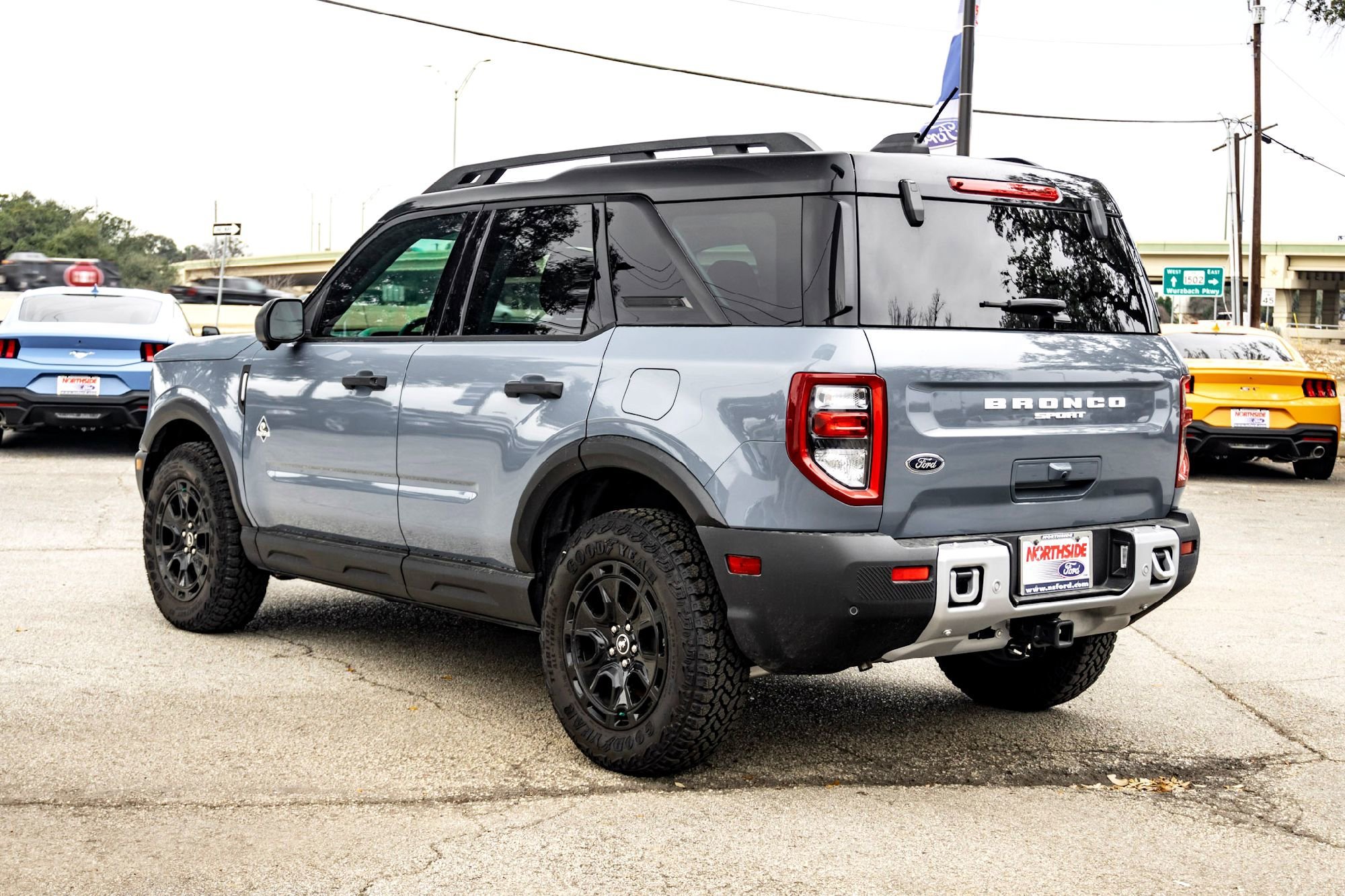 New 2025 Azure Gray Metallic Tri-Coat Ford Outer Banks image 5