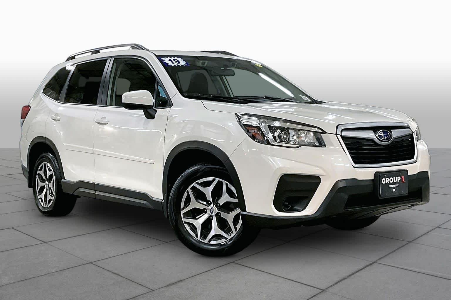 Used 2019 Crystal White Pearl Subaru Premium image 3