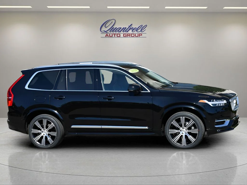 Used 2023 Onyx Black Metallic Volvo Ultimate image 3