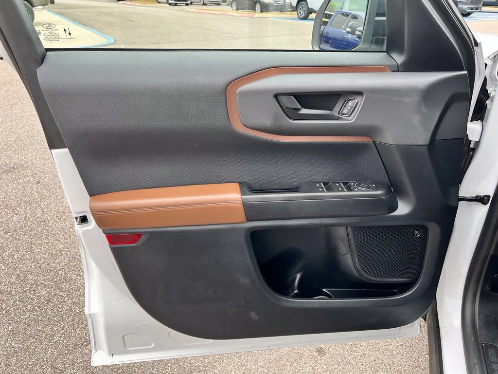 Used 2022 White Ford Badlands image 13