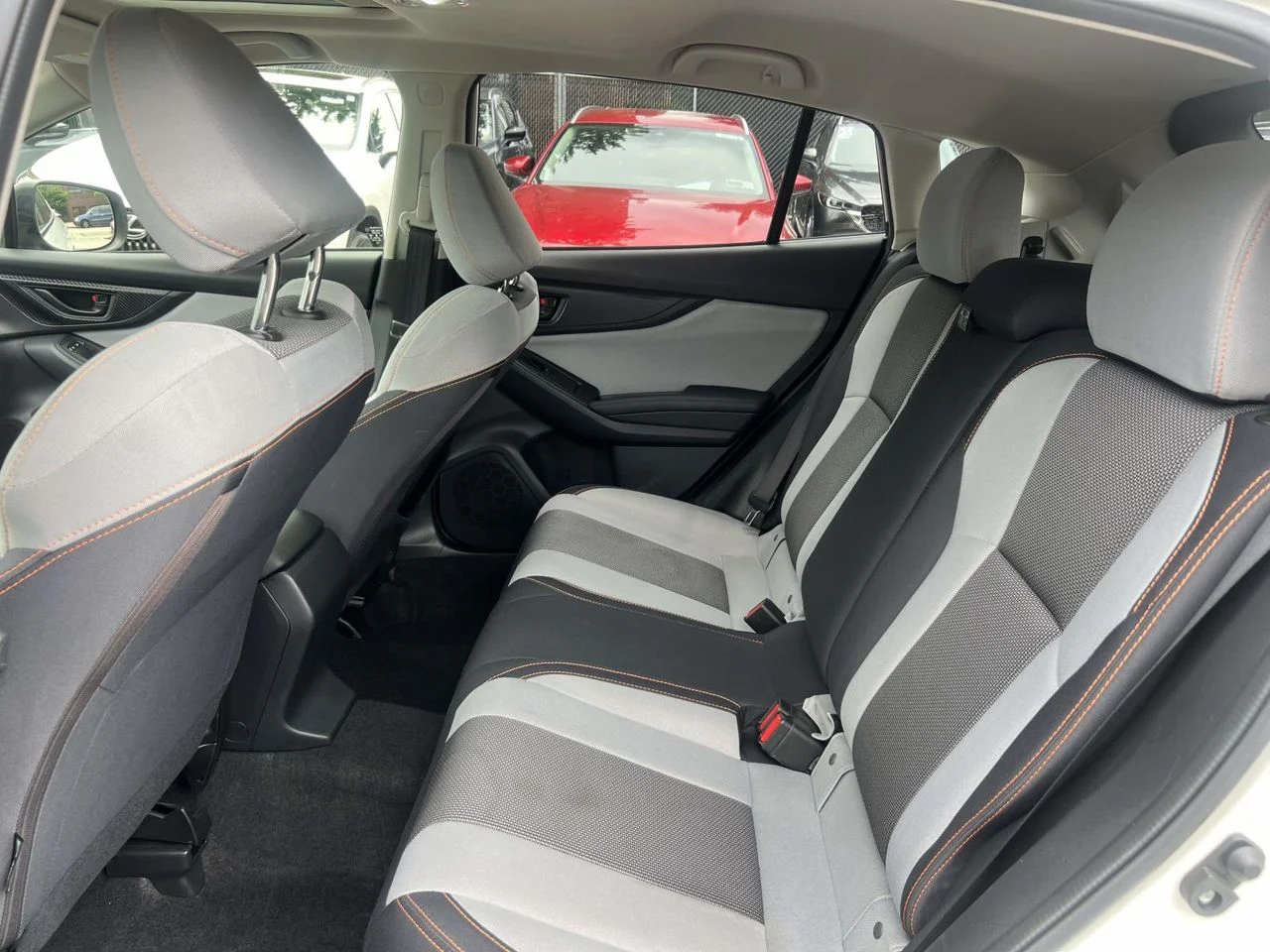 Used 2018 Crystal White Pearl Subaru 2.0i Premium image 17