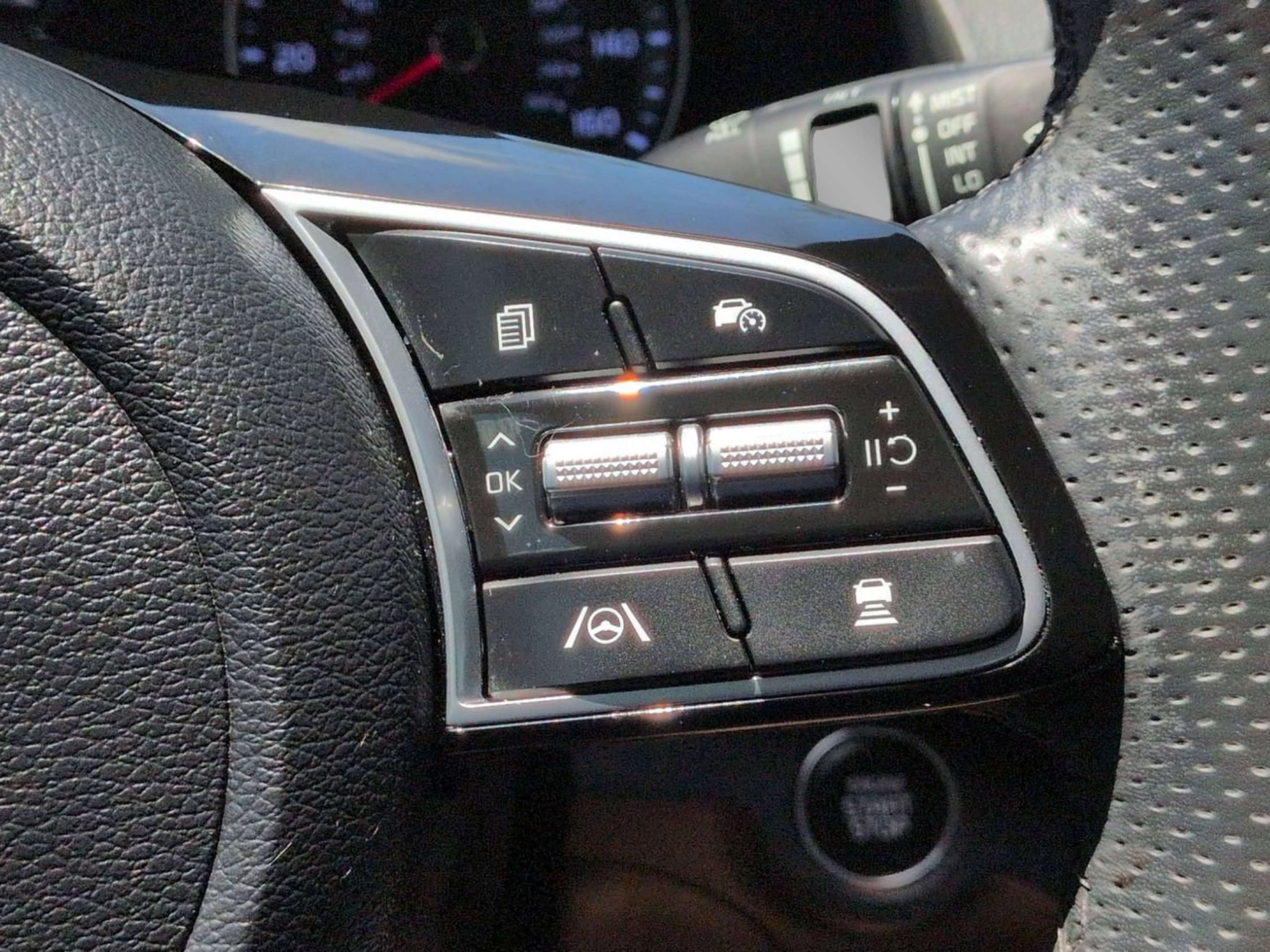 Used 2024 Steel Gray Kia GT-Line image 28