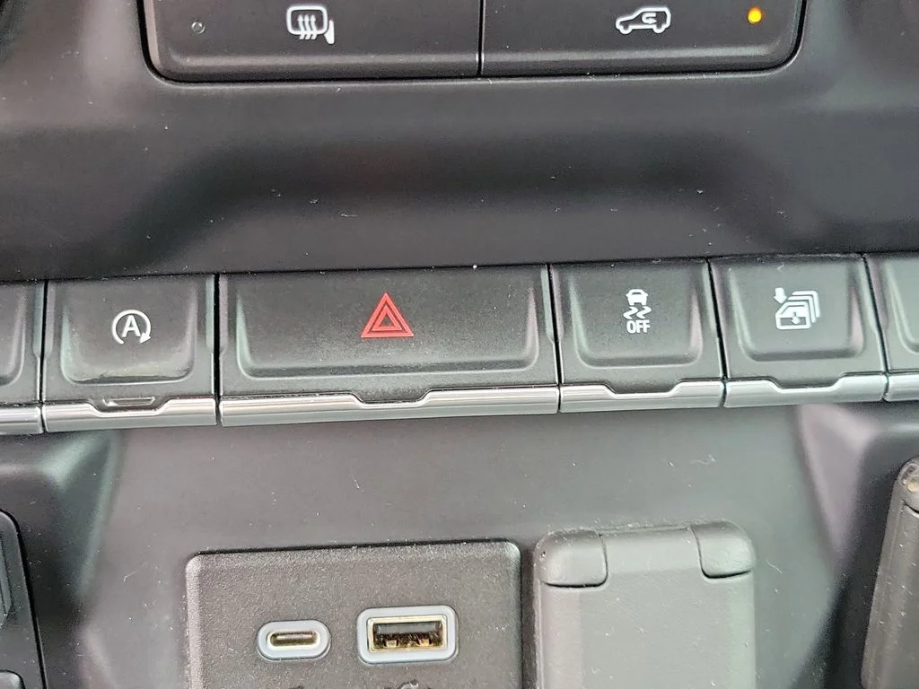 Used 2020  Chevrolet LT image 30