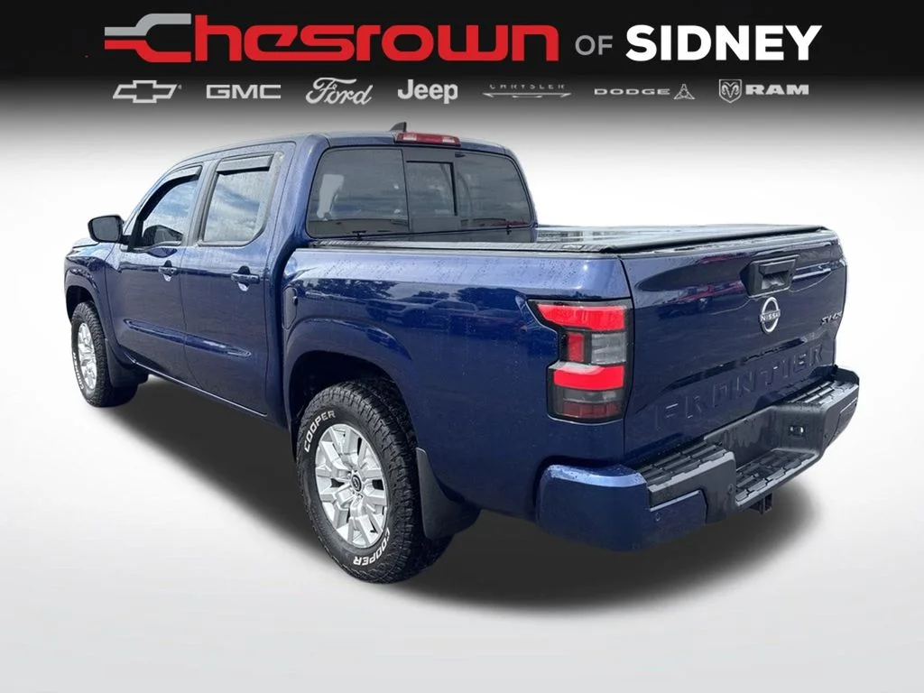 Used 2022 Blue Nissan SV image 3