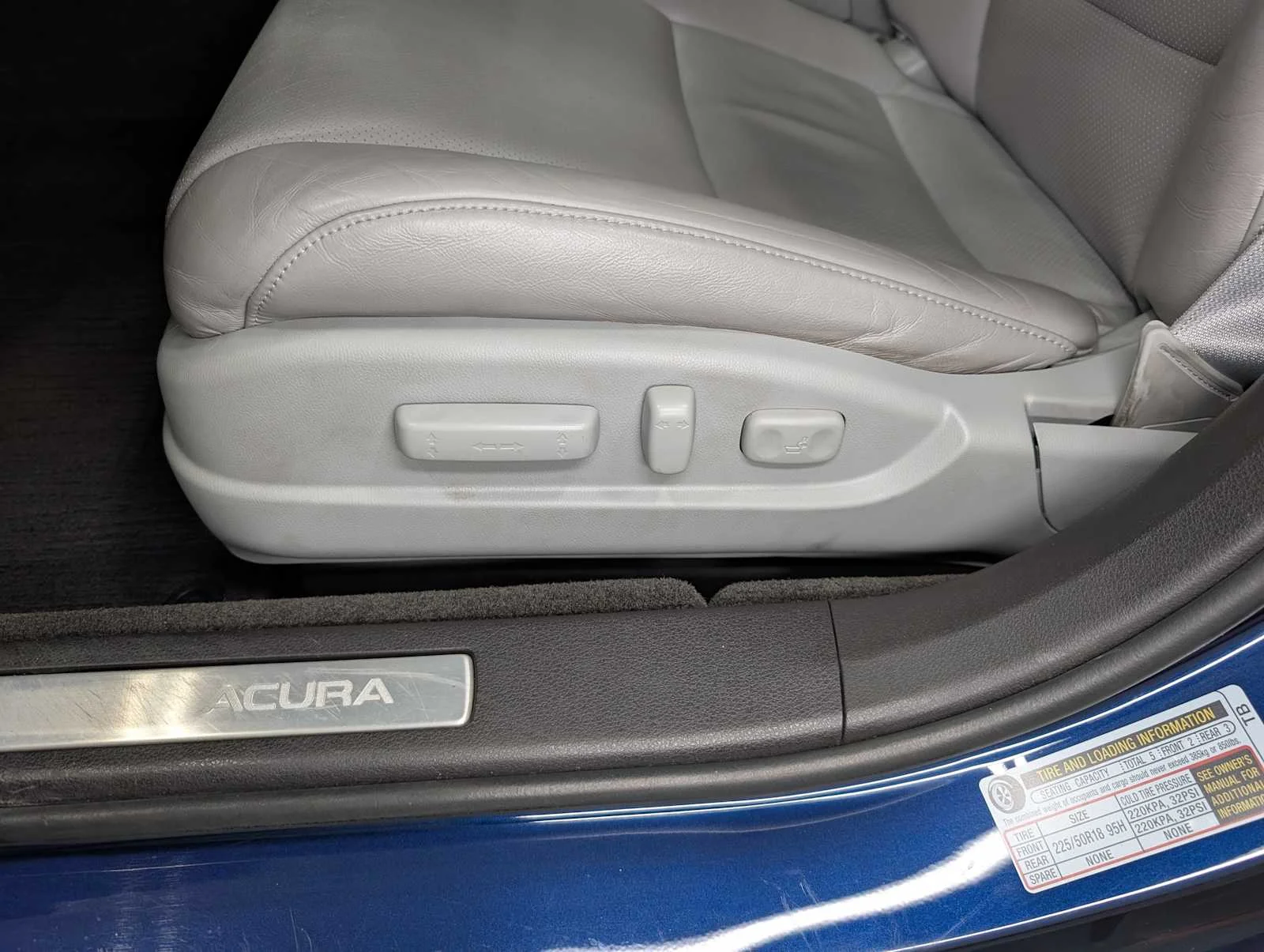 Used 2015 Fathom Blue Pearl Acura V6 Tech image 37