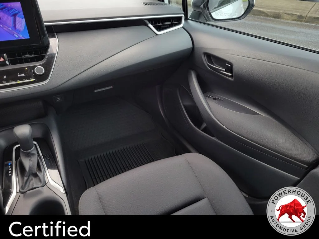 Used 2025 White Toyota LE image 19
