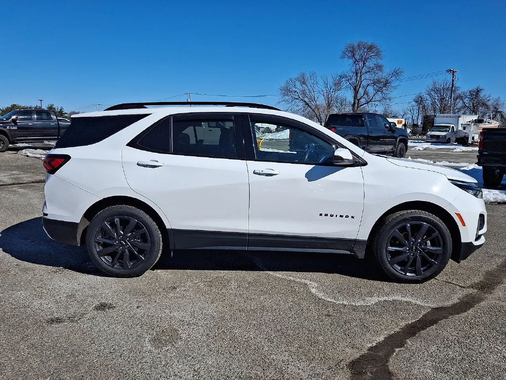 Used 2024 Summit White Chevrolet RS image 13