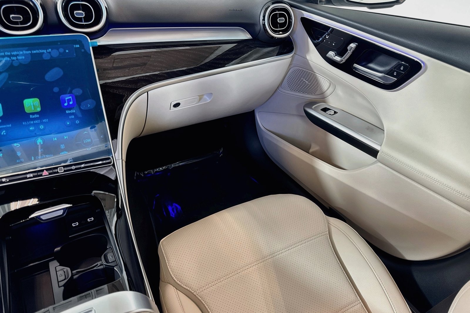 New 2026 Polar White Mercedes-Benz C 300 image 21