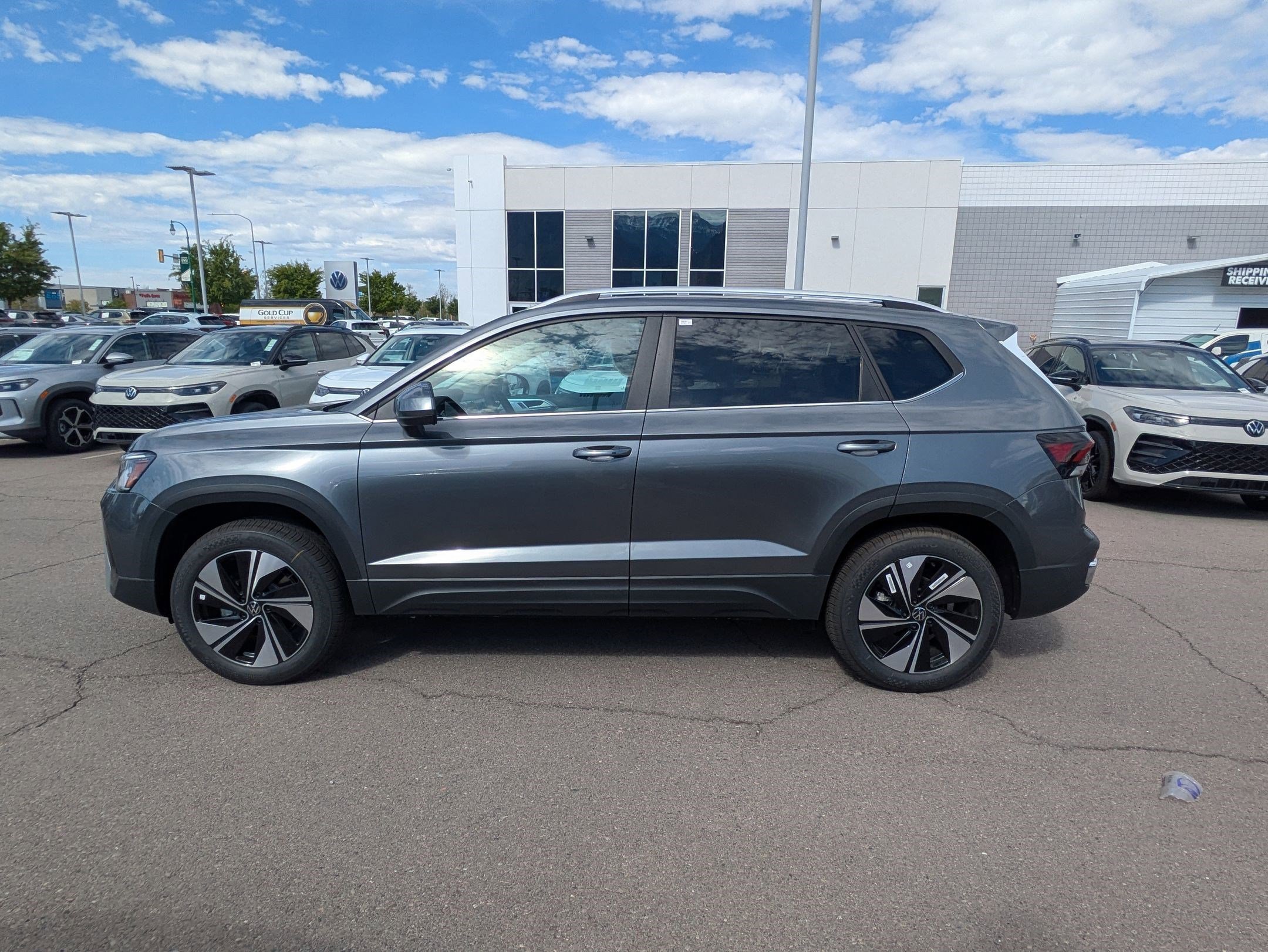 New 2026 Platinum Gray Metallic Volkswagen SE image 7