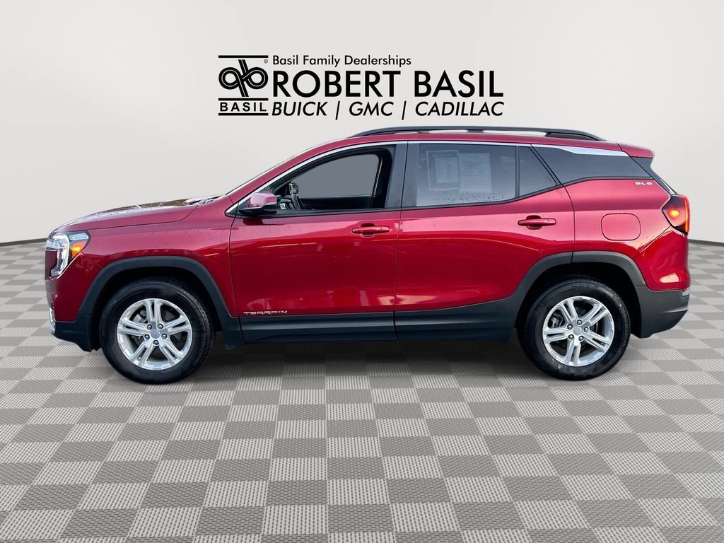 Used 2024 Volcanic Red Tintcoat GMC SLE image 5